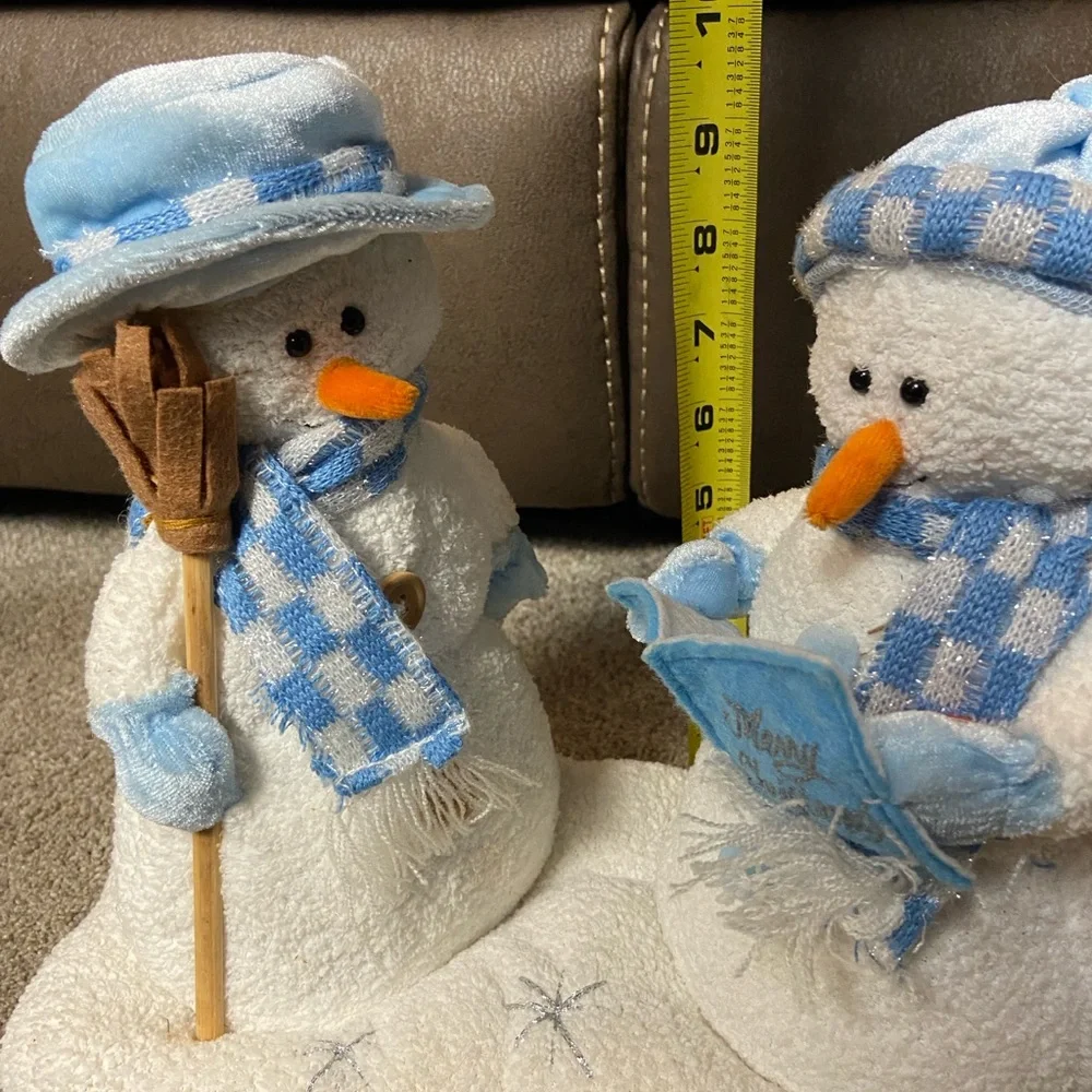 Pan Asian Creations Caroling Snow Couple Snowman w/ Blue Accents *Does NOT Work*